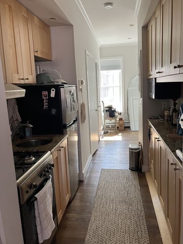 11 Dartmouth Pl 2, Boston, MA 02116