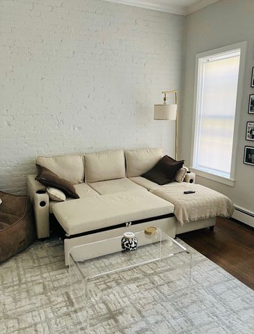 11 Dartmouth Pl 2, Boston, MA 02116