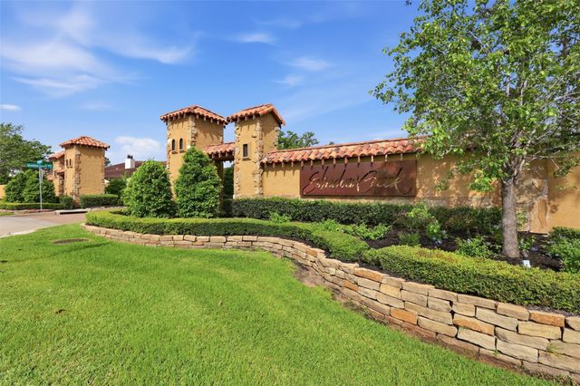 14 Post Shadow Estate Court, Spring, TX 77389