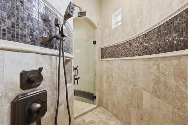 14 Post Shadow Estate Court, Spring, TX 77389