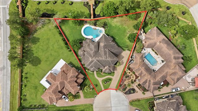 14 Post Shadow Estate Court, Spring, TX 77389