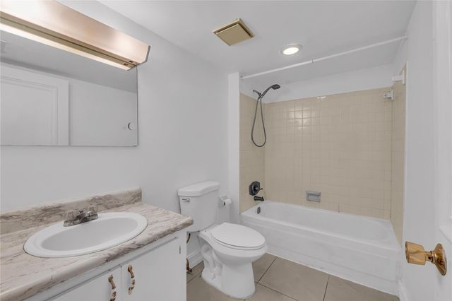 10762 La Placida Drive 7-306, Coral Springs, FL 33065