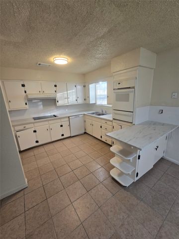 4217 Wilhelm Street, Fort Worth, TX 76119