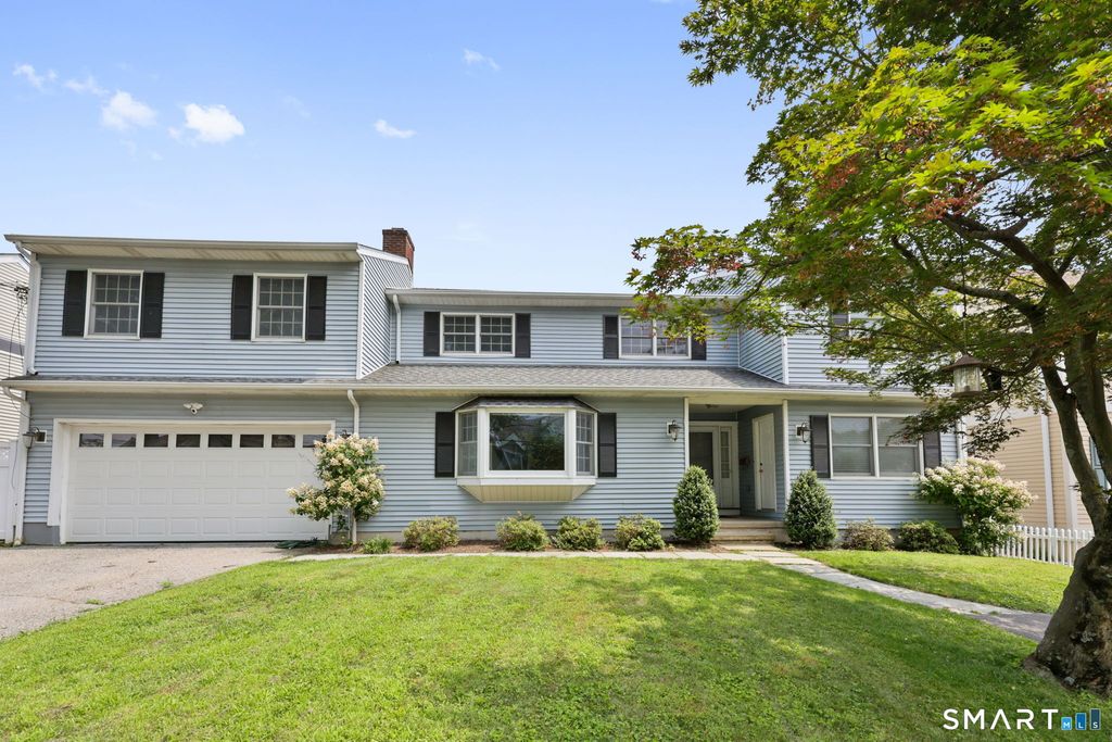 19 Windy Knolls Road Right Side, Greenwich, CT 06831