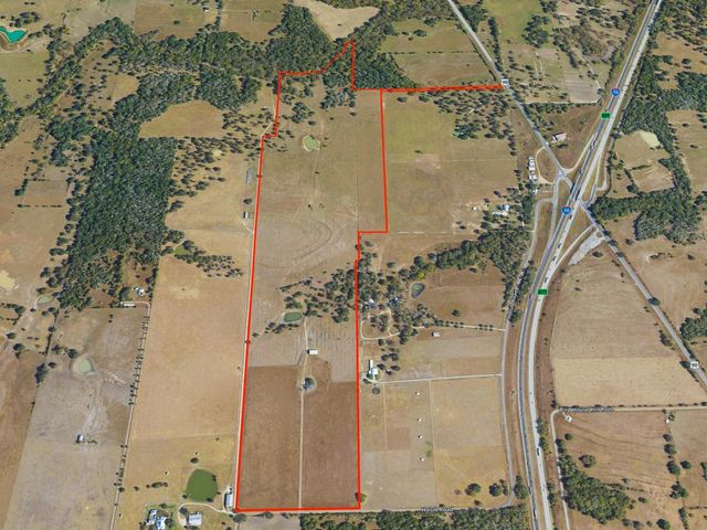 2745 Holub Road, Schulenburg, TX 78956