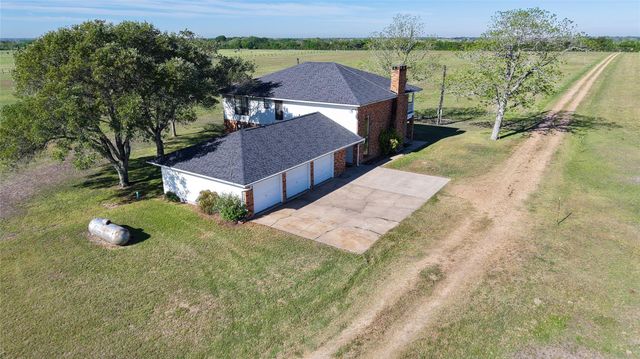 2745 Holub Road, Schulenburg, TX 78956