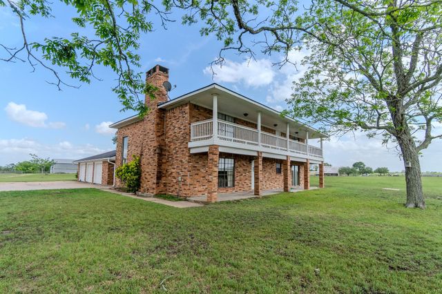 2745 Holub Road, Schulenburg, TX 78956