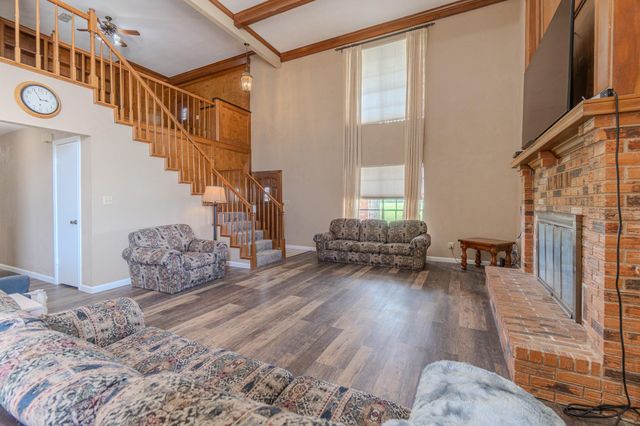 2745 Holub Road, Schulenburg, TX 78956