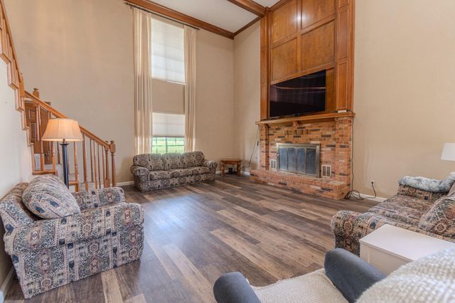 2745 Holub Road, Schulenburg, TX 78956