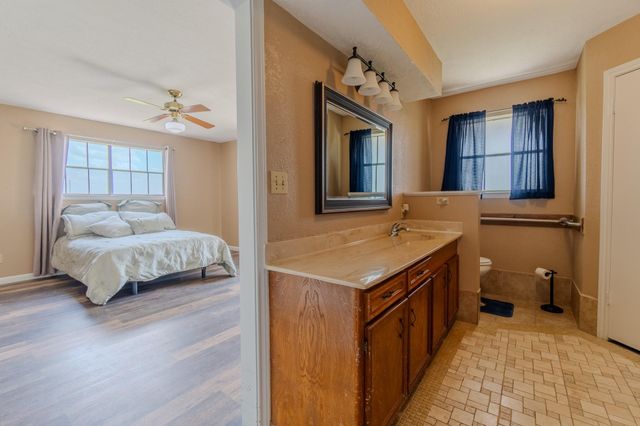 2745 Holub Road, Schulenburg, TX 78956