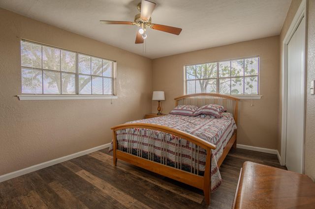 2745 Holub Road, Schulenburg, TX 78956