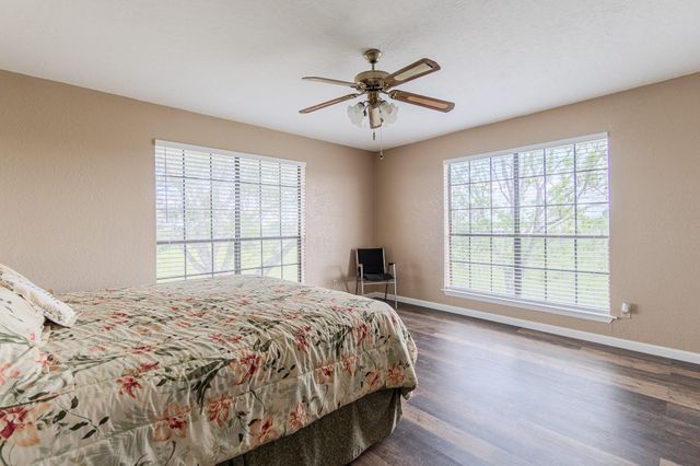 2745 Holub Road, Schulenburg, TX 78956