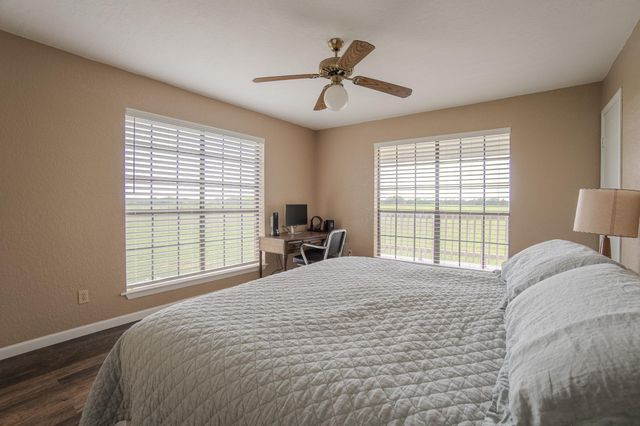 2745 Holub Road, Schulenburg, TX 78956