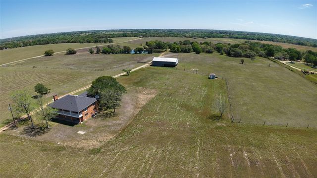 2745 Holub Road, Schulenburg, TX 78956