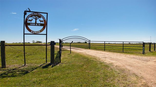 2745 Holub Road, Schulenburg, TX 78956