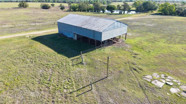 2745 Holub Road, Schulenburg, TX 78956