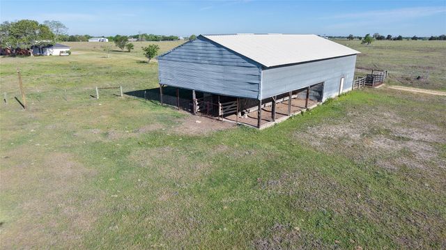 2745 Holub Road, Schulenburg, TX 78956