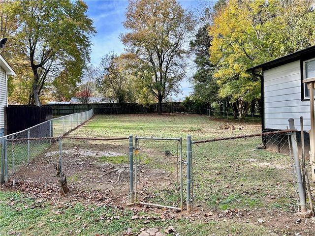 3425 Derby Place, Greensboro, NC 27405