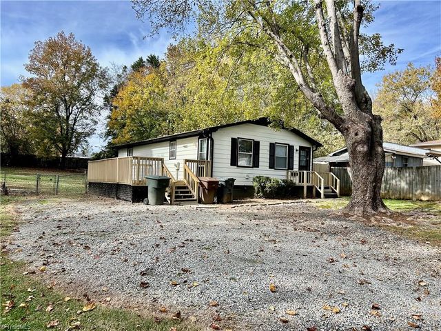 3425 Derby Place, Greensboro, NC 27405