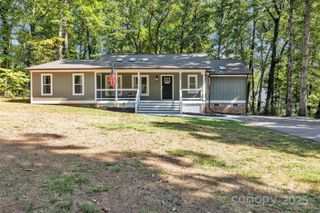 221 5th Street NE, Conover, NC 28613