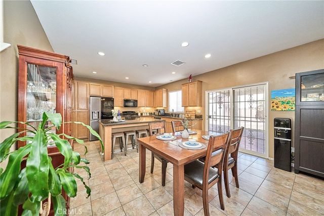 10249 Jennifer, Hesperia, CA 92345