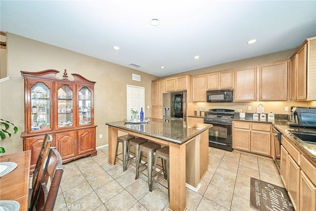 10249 Jennifer, Hesperia, CA 92345