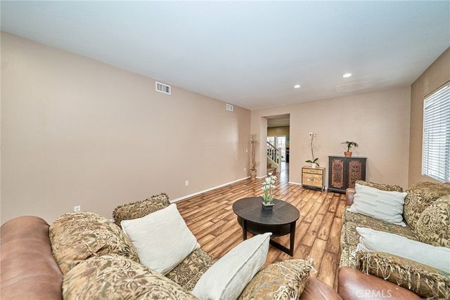 10249 Jennifer, Hesperia, CA 92345