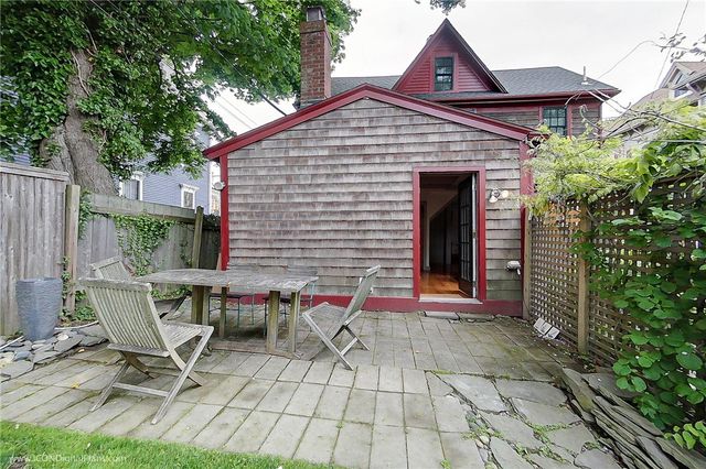 300 Broadway, Newport, RI 02840