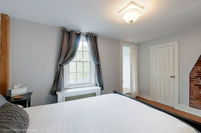 300 Broadway, Newport, RI 02840