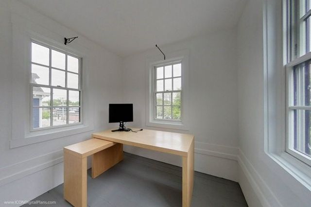 300 Broadway, Newport, RI 02840