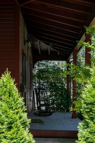 300 Broadway, Newport, RI 02840