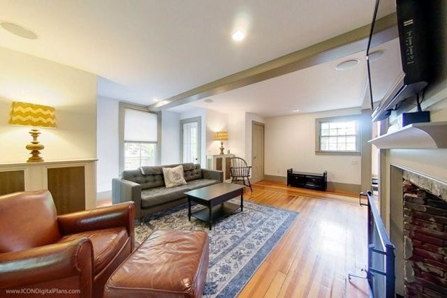 300 Broadway, Newport, RI 02840