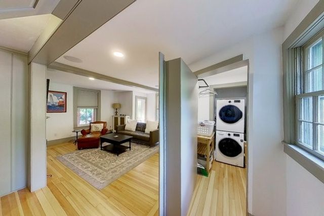300 Broadway, Newport, RI 02840