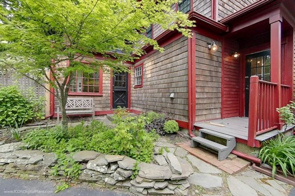 300 Broadway, Newport, RI 02840