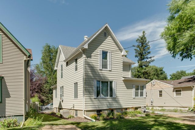 1637 8th Avenue S, Fargo, ND 58103
