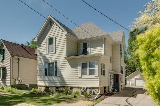 1637 8th Avenue S, Fargo, ND 58103