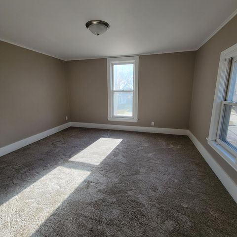 1637 8th Avenue S, Fargo, ND 58103