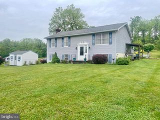 27 CANTERBURY DR, Martinsburg, WV 25403