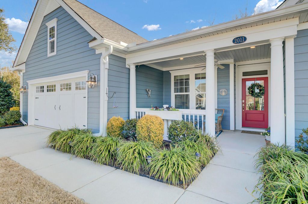 Image 5 of property listing at 2011 Barn Swallow Road, Summerville, SC 29483