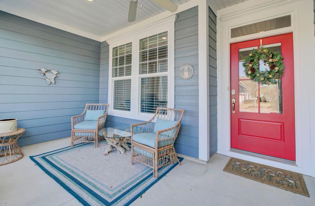 Image 6 of property listing at 2011 Barn Swallow Road, Summerville, SC 29483