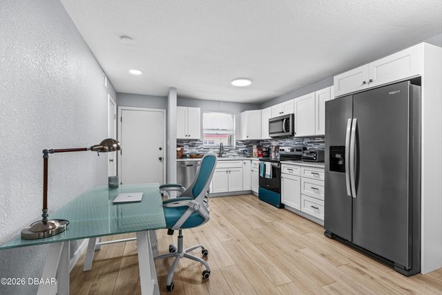 2901 N Halifax Ave Apt 220, Daytona Beach, FL 32118