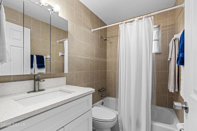 2901 N Halifax Ave Apt 220, Daytona Beach, FL 32118