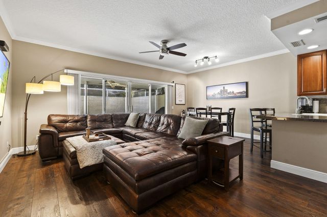 48 Live Oak Circle, Jupiter, FL 33469