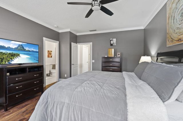 48 Live Oak Circle, Jupiter, FL 33469