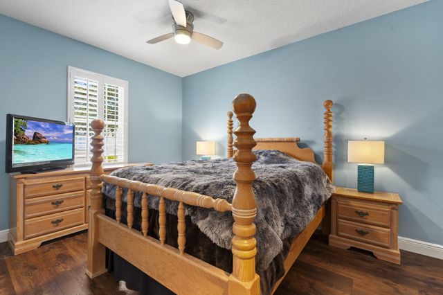 48 Live Oak Circle, Jupiter, FL 33469