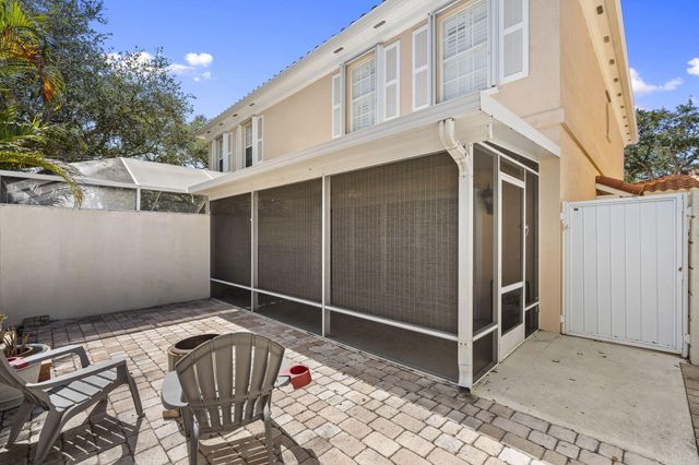 48 Live Oak Circle, Jupiter, FL 33469