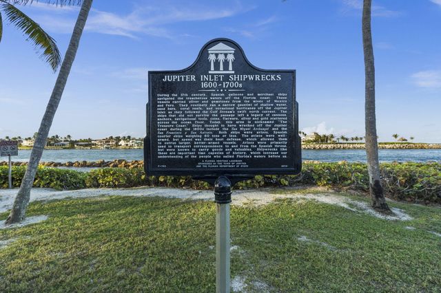 48 Live Oak Circle, Jupiter, FL 33469