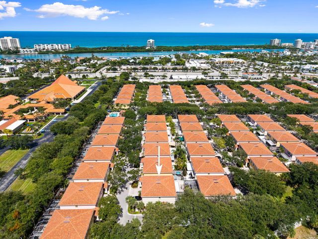 48 Live Oak Circle, Jupiter, FL 33469
