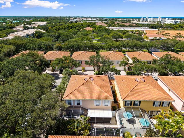 48 Live Oak Circle, Jupiter, FL 33469