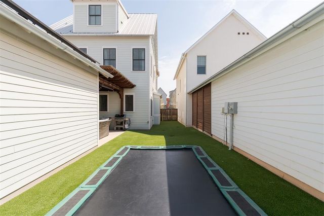 1717 Runway Boulevard, Oklahoma City, OK 73108